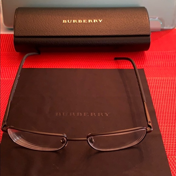 Burberry glasses, case and cloth - Picture 1 of 6
